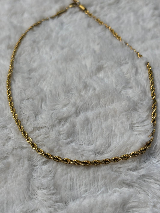 Twisty rope necklace
