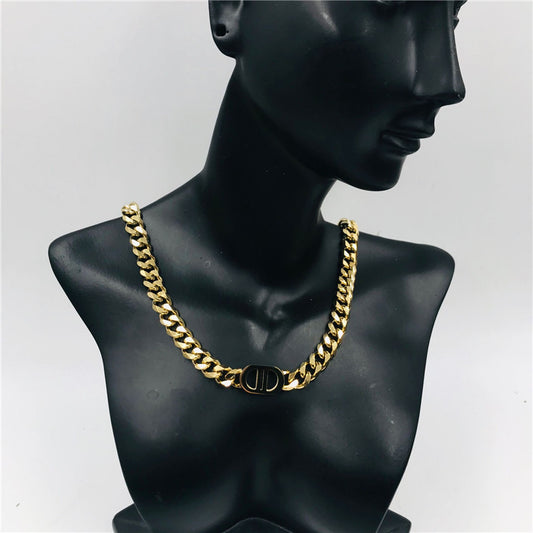 Statement necklace